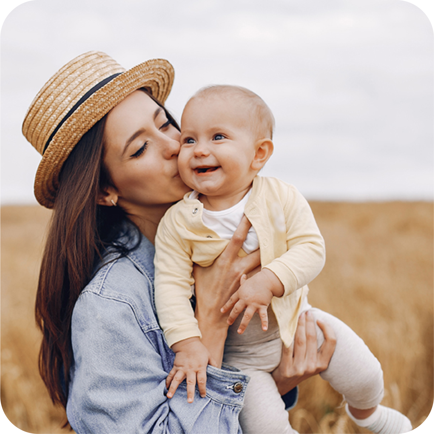 mae com bebé a sorrir