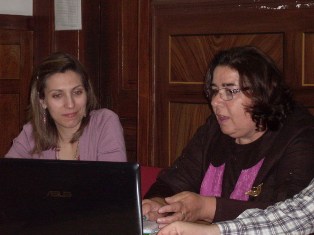 2 senhores sentados a secretaria