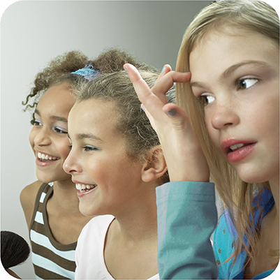 meninas a por maquilhagem